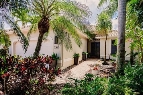 25091 Pinewater Cove Ln, Bonita Springs, FL 34134-1959