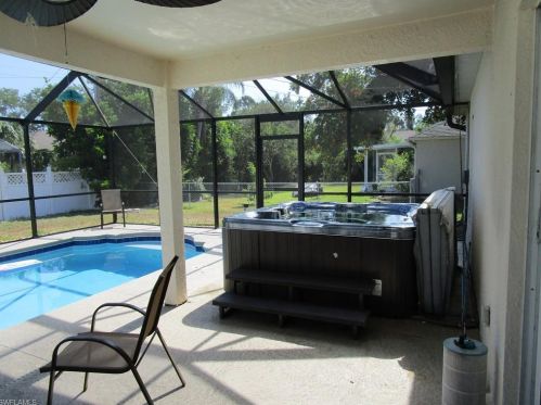 609 21st Ln, Cape Coral, FL 33990-2526