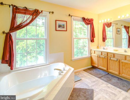 13786 Milltown Rd, Lovettsville VA  20180-3517 exterior