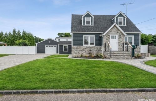 232 44 St, North Lindenhurst NY 11757-2307 exterior