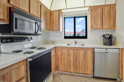 4245 27th Ct, Naples FL  34116-7970 exterior