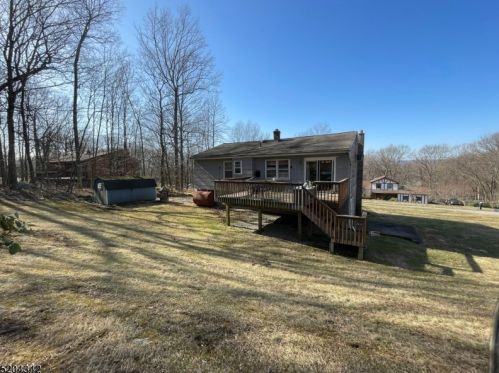 26 Hillsdale Dr, Wantage NJ  07461-4026 exterior