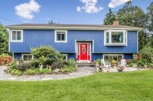19 Richards Rd, Brookfield Center, CT 06804-1215
