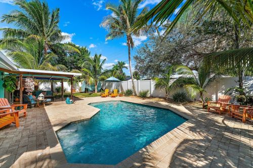 1521 Venus Ave, Jupiter, FL 33469-3110