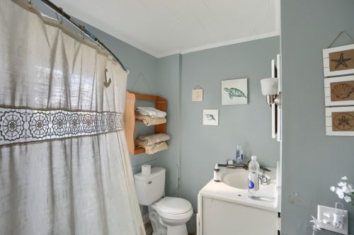 589 Spruce Ave, Hermitage PA  16146-4013 exterior