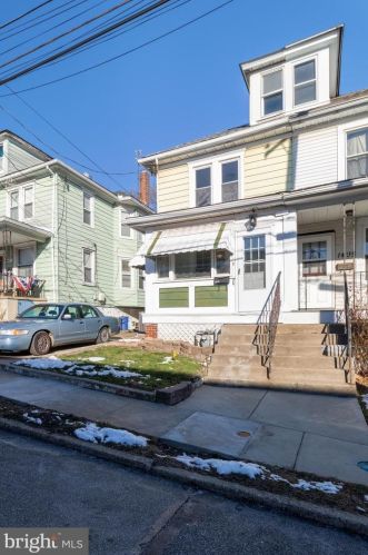 1407 Yates Ave, Boothwyn, PA 19061-4303