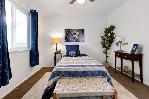 4248 Elkhorn Blvd, North Highlands CA  95660-3505 exterior