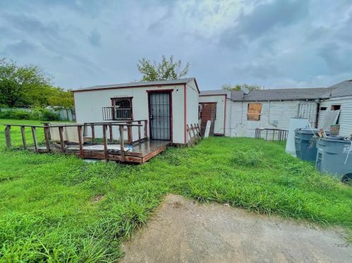 1519 Fordham Rd, Dallas TX  75216-6220 exterior