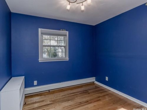 23 Wentworth Dr, Huntington Station NY  11746-6926 exterior