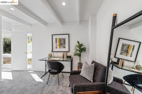 5857 Ascot Dr, Oakland CA 94611-1711 exterior