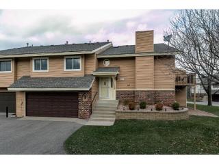 1571 Clemson Dr, Saint Paul, MN 55122-4807