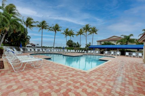 6552 Via Regina, Boca Raton FL  33433-3912 exterior