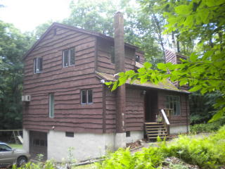 194 Cardinal Dr, Gouldsboro, PA 18424-9093