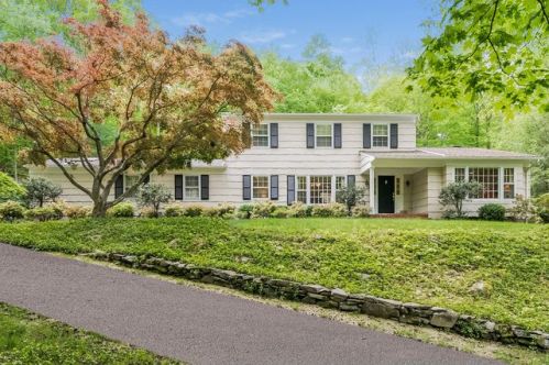 29 Brett Ln, Bedford, NY 10506-1710