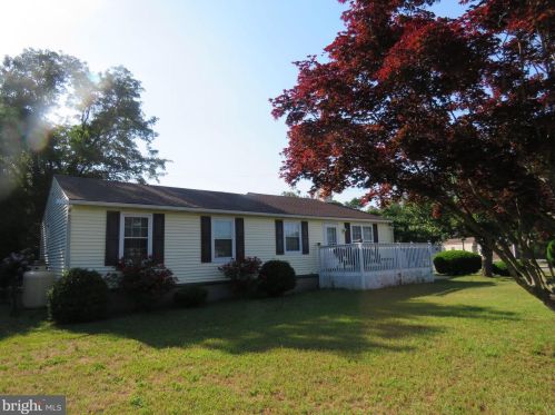 7424 Mary Dr, Slaughter Beach, DE 19963-3454