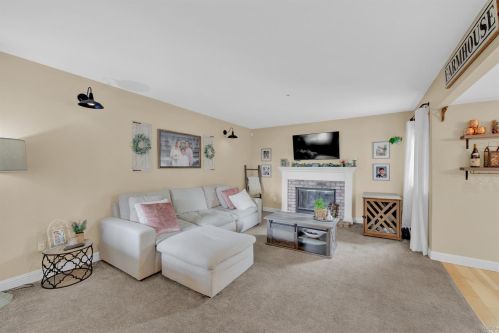 1718 Lindo St, Benicia CA  94510-2338 exterior