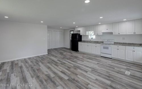 1112 Oriole Cir, Sebastian FL  32976-7521 exterior