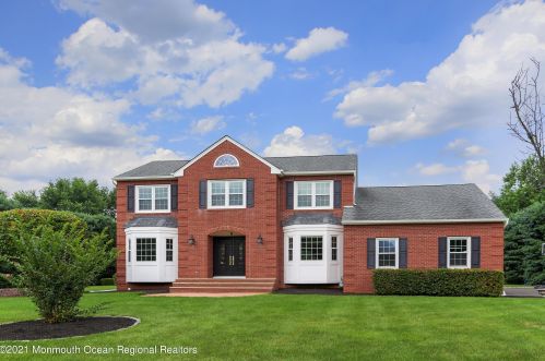 5 Assunpink Trl, East Freehold, NJ 07728-8842