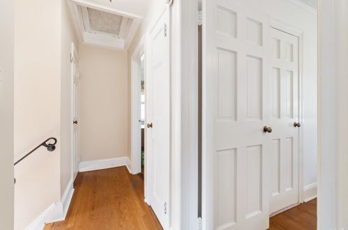 37 Mayfair Ave, Floral Park NY  11001-2546 exterior