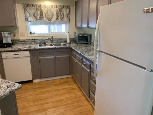 180 Overbrook Dr, Folsom CA  95630-1657 exterior