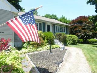 83 Capt Shankey Dr, Garnerville, NY 10923-1324