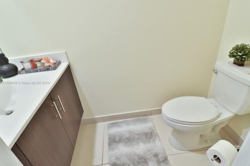 15832 91st Ct, Hialeah FL  33018-1951 exterior