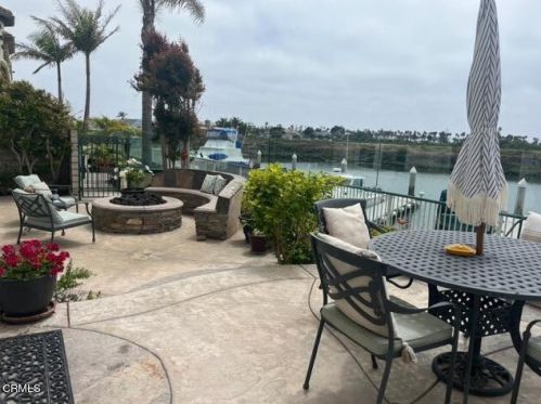 1531 Viewpoint Dr, Oxnard CA  93035-2157 exterior