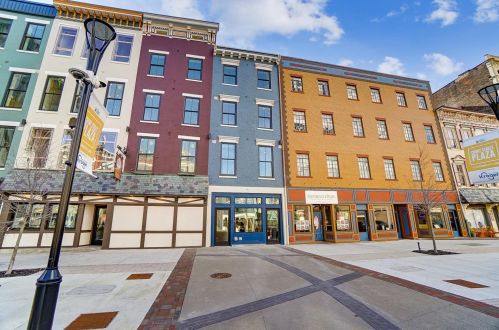 33 Court St, Cincinnati, OH 45202-1104
