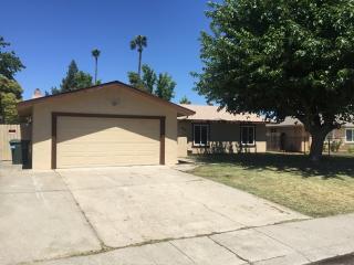 6816 Gold Run Ave, Sacramento, CA 95842-1965