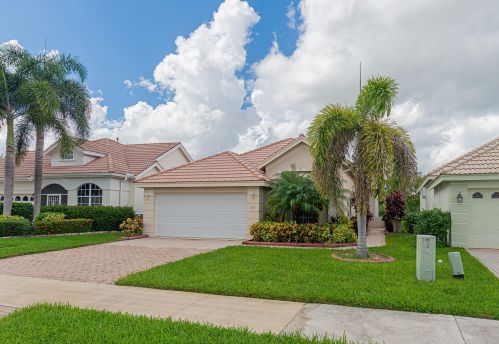 716 Aruba Bay, Fort Pierce, FL 34986-3425