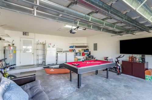 216 9th St, Dania Beach FL  33004-4439 exterior