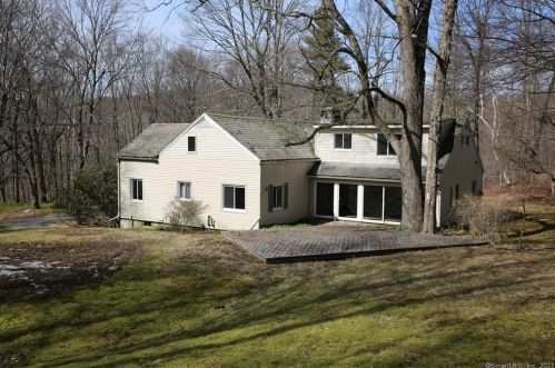 235 Calkinstown Rd, West Woods, CT 06069-2128