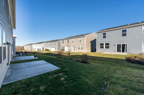 1792 Quarry Oaks Dr, Florence KY  41042-5700 exterior