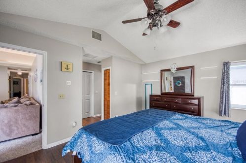 6341 80th Ave, Pinellas Park FL  33781-2100 exterior