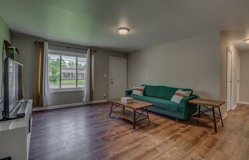 643 Carefree Dr, Cincinnati, OH 45244-1351