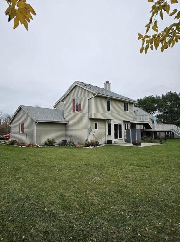 621 Ellys Way, Slinger, WI 53086-9339