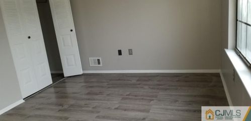 342 Wycoff Way, East Brunswick NJ  08816-5657 exterior