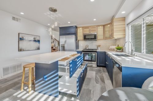 10883 Caravelle Pl, San Diego CA  92124-2048 exterior