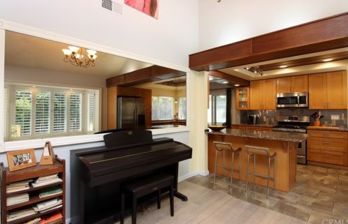 206 Wisteria Ct, Santa Maria CA  93455-3417 exterior