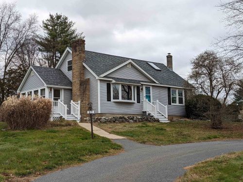 97 Wheeler Ave, Salem NH  03079-3494 exterior