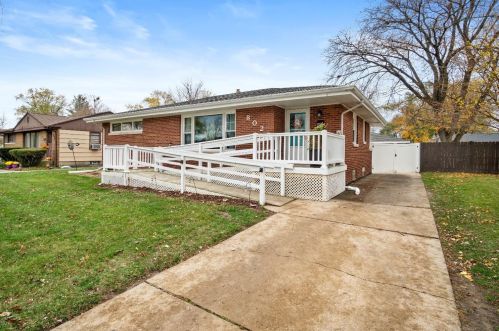 8022 Kooy Dr, Hammond, IN 46321-1342