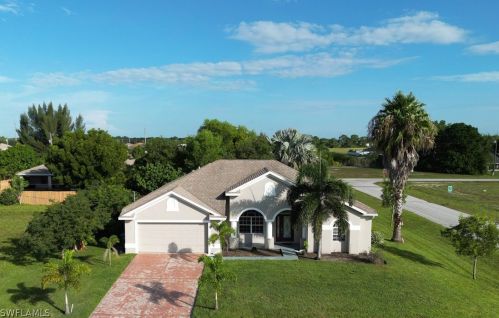 2101 14th Ter, Cape Coral, FL 33990-6903