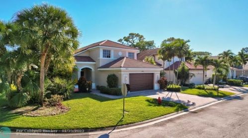 5513 American Cir, Delray Beach, FL 33484-8503