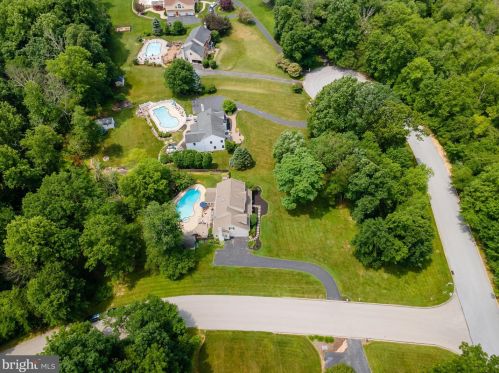 49 Yarmouth Ln, Downingtown PA  19335-1556 exterior