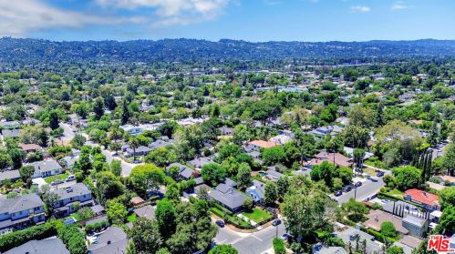 12202 Hartsook St, North Hollywood CA  91601-3961 exterior
