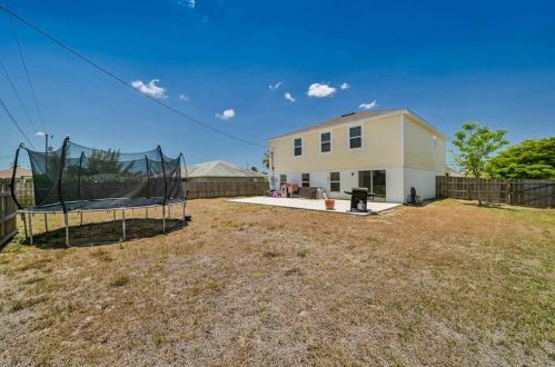 3605 11th Pl, Cape Coral, FL 33909-6466