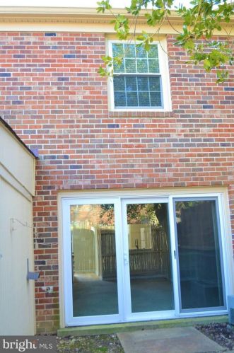 8540 Milford Ct, Springfield VA  22152-1014 exterior