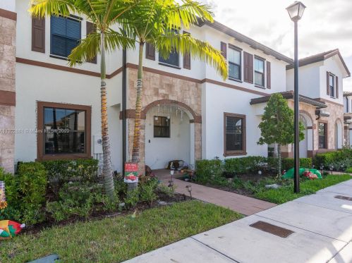 10499 32nd Ln, Hialeah, FL 33018-1703
