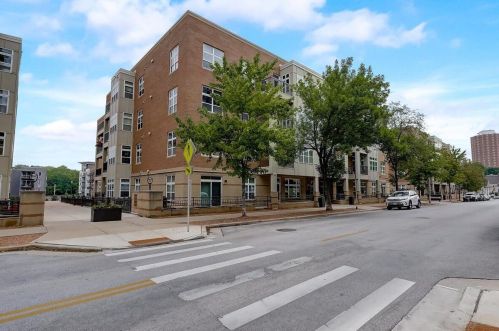 1915 Water St, Milwaukee WI  53202-1577 exterior