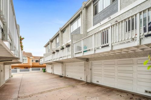 1916 Mathews Ave, Redondo Beach CA  90278-2965 exterior